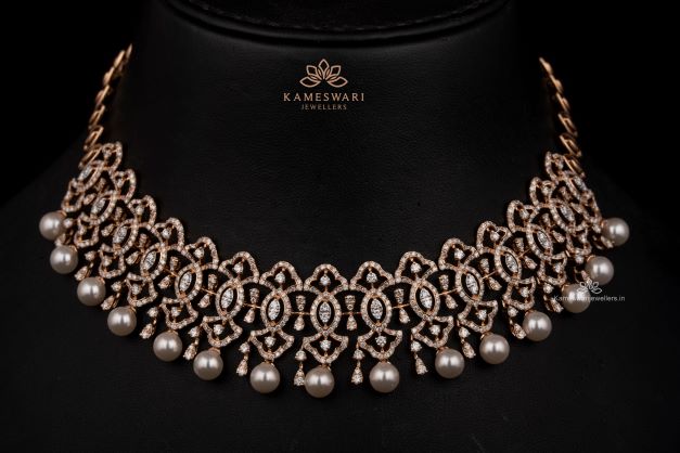 D NECKLACE D NECKLACE