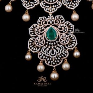 D NECKLACE