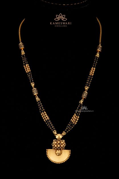 BLACK BEEDS BLACK BEEDS