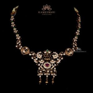 Fashionable Open Close Setting Diamond Necklace