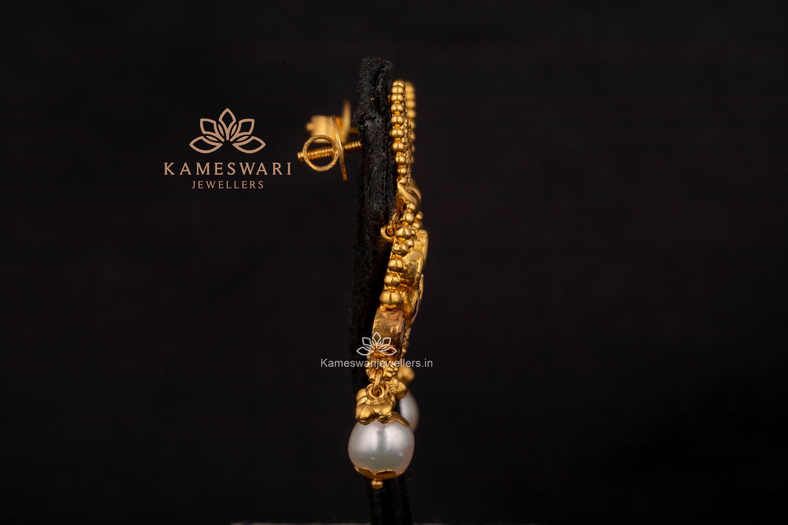 The perfect pair of earrings can... - Kalamandir Jewellers | Facebook