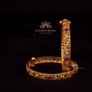 Antique Bangle with Ruby Stone