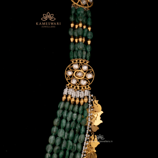 Multi-Layered emerald Chain with monzonites