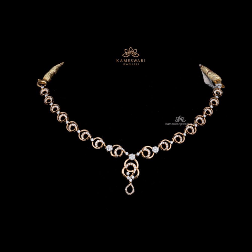 Shop Elegant Diamond and 18K Gold Necklace Set for Women | Gehna